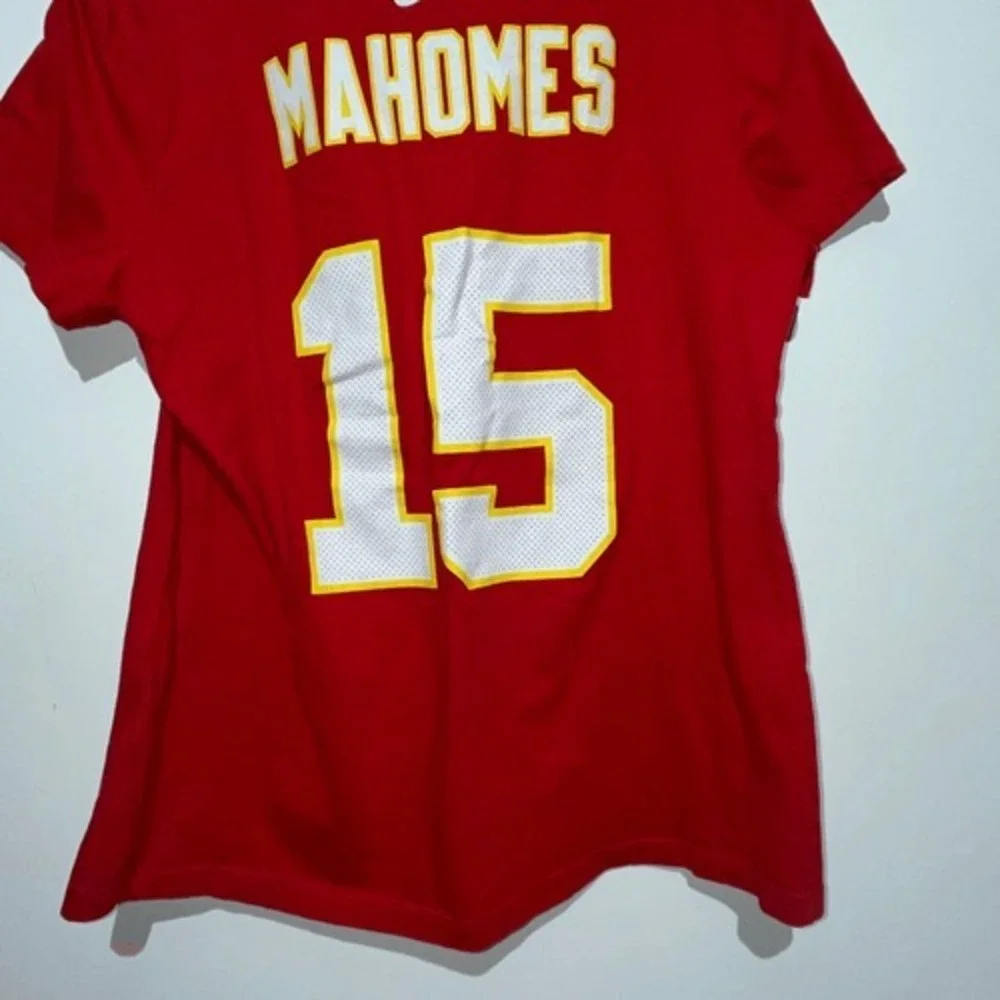The Nike Tee Women's Red NFL Patrick Mahomes‎ Super Bowl Cotton T-Shirt Medium
